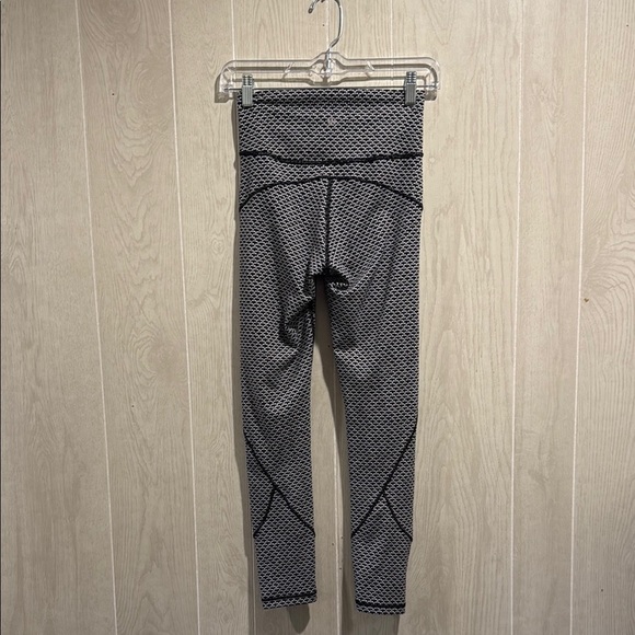 Lululemon Patterned In Movement Leggings - Picture 3 of 8